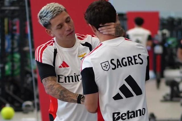 Prestianni e Gonçalo Moreira num treino de pré-época do Benfica