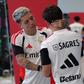 Prestianni e Gonçalo Moreira num treino de pré-época do Benfica