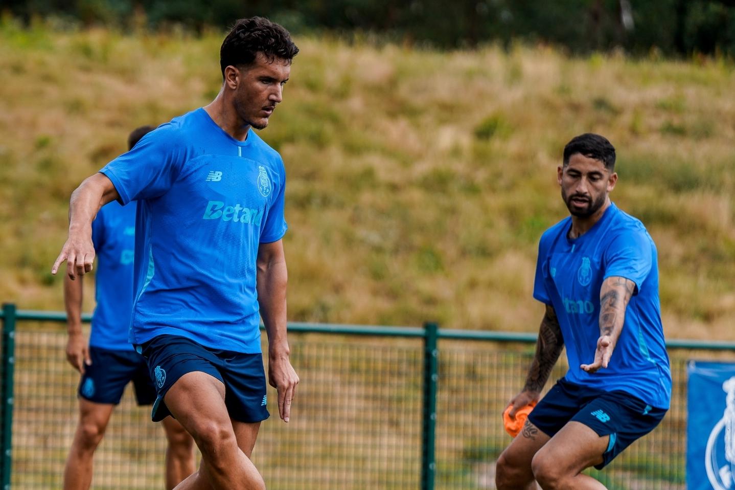 Mais uma sessão de trabalho em Inglaterra - Foto: FC Porto