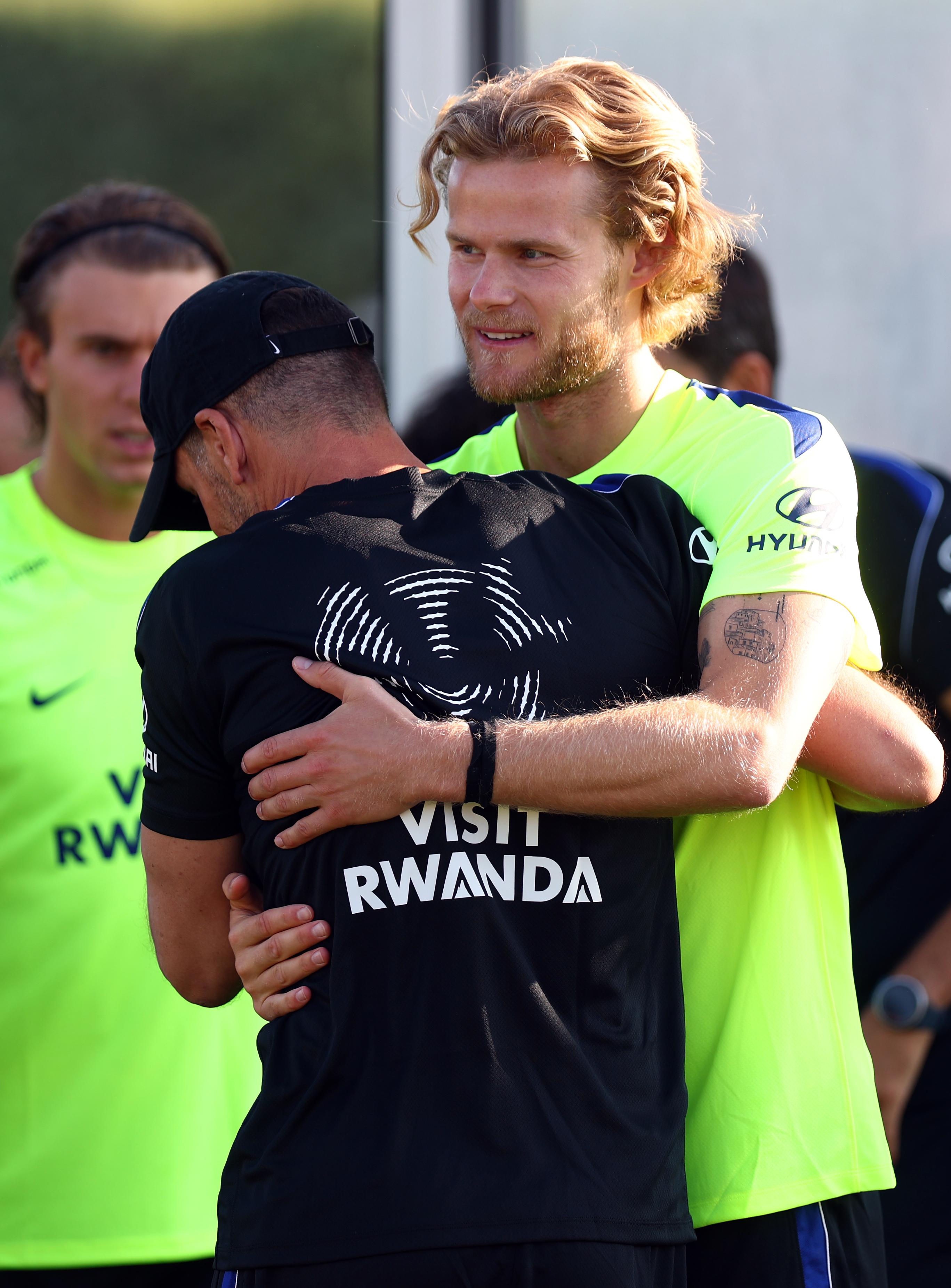 Morten Hjulmand com Diego Simeone - Foto: Atlético Madrid