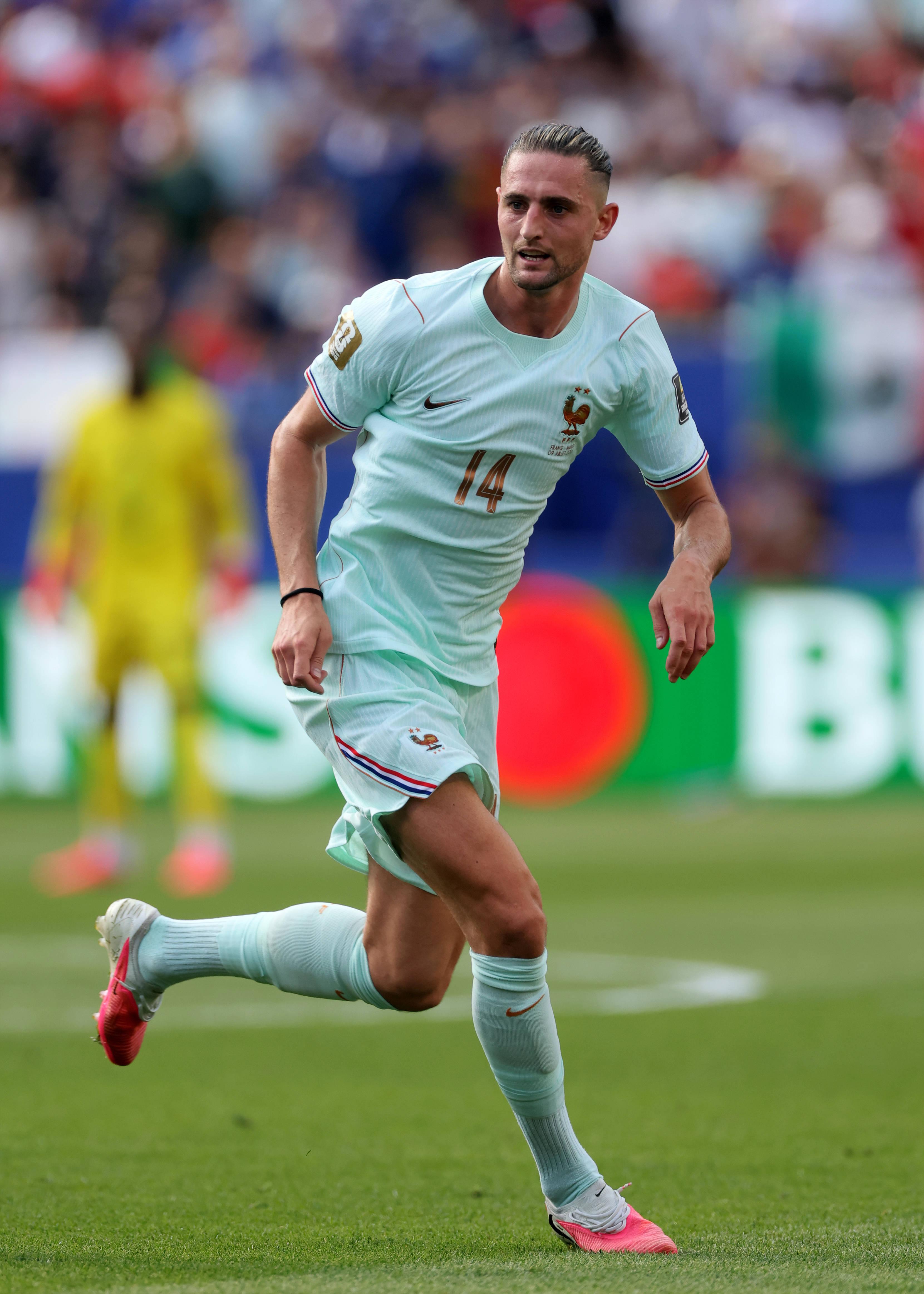 Adrien Rabiot, médio do Milan e da seleção francesa - €18 M