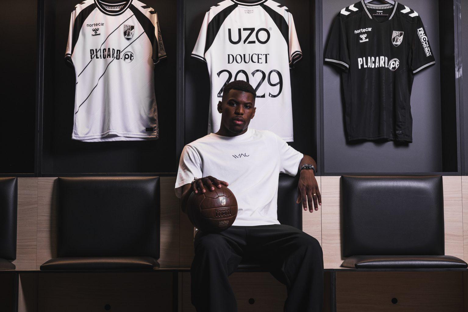 Lohann Doucet é o primeiro reforço garantido pelo Vitória de Guimarães para a nova época — Foto: Vitória de Guimarães