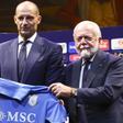 Allegri ao lado de Aurelio De Laurentiis na apresentação como novo treinador do Nápoles