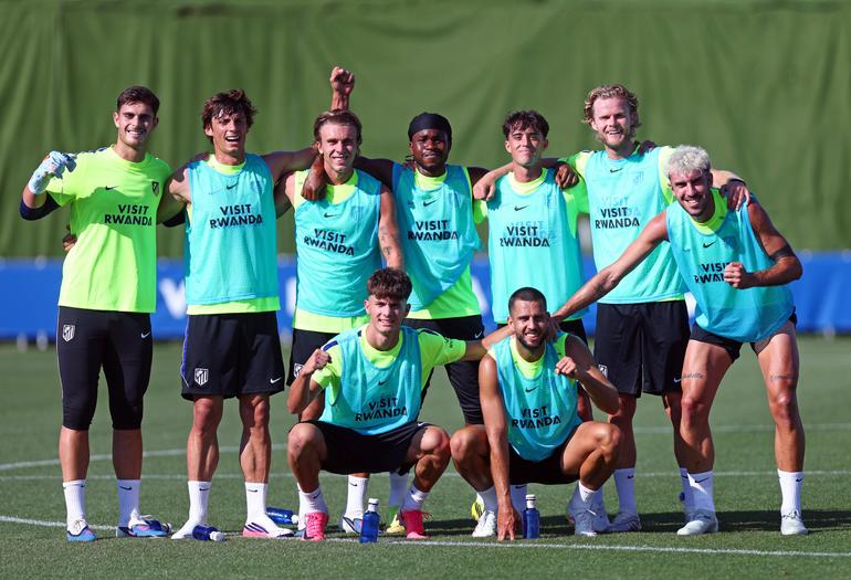 Morten Hjulmand com a equipa vencedora do dia - Foto: Atlético Madrid