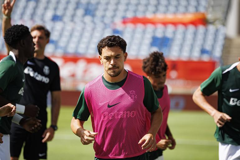 Pedro Gonçalves no aquecimento