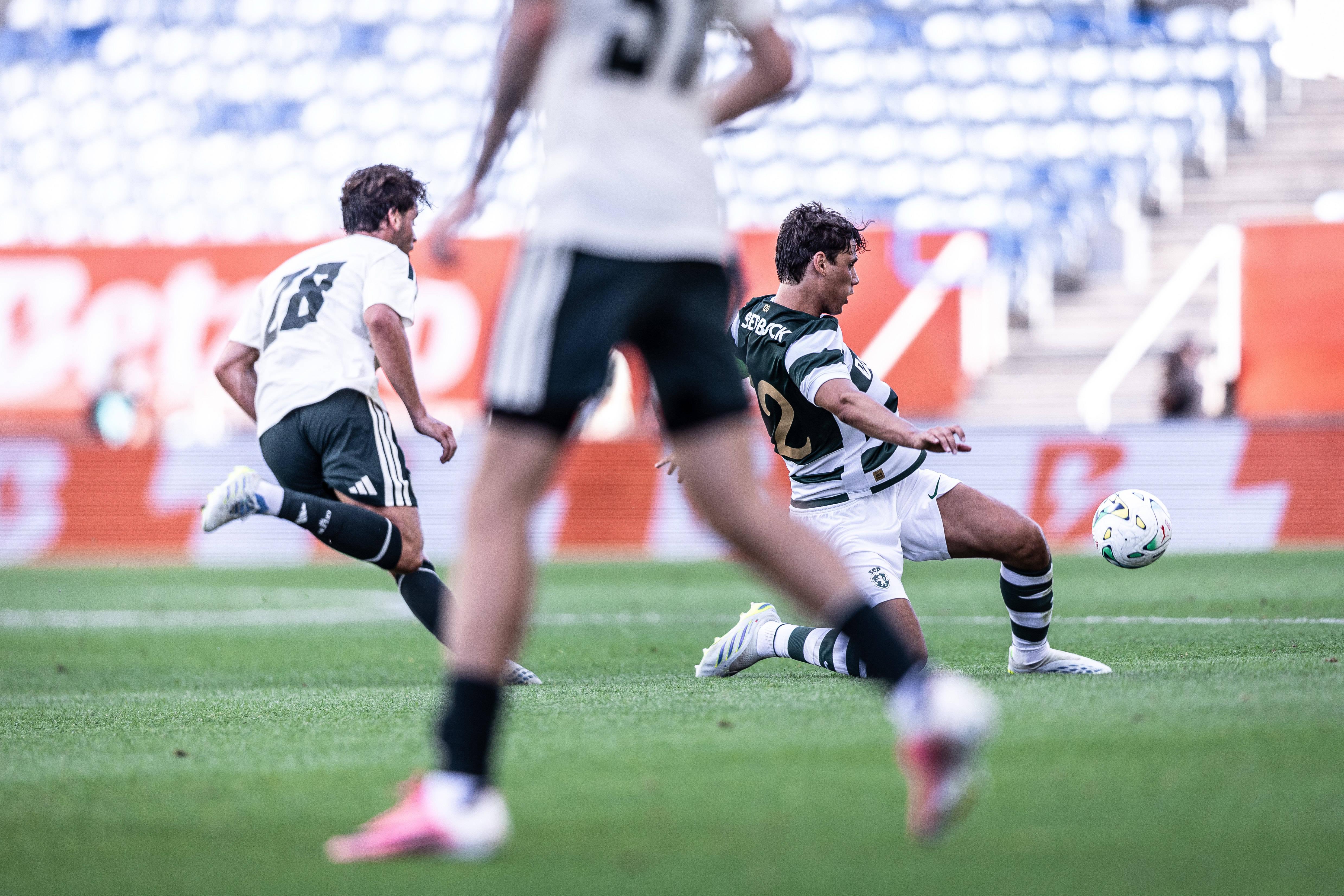 Eduardo Quaresma a fazer corte