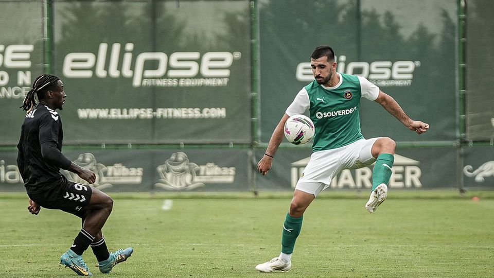 OFICIAL: Rio Ave empresta lateral-esquerdo ao Feirense