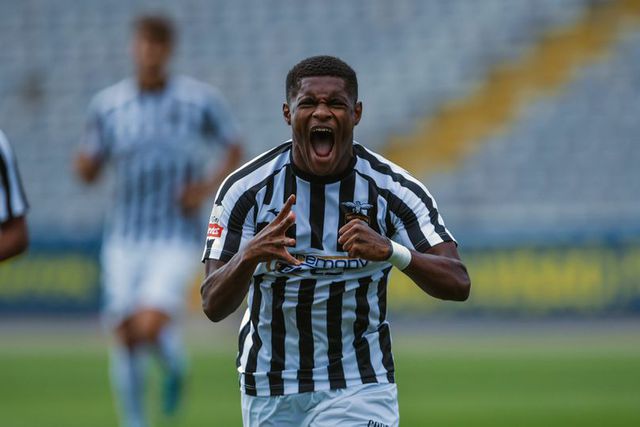 Portimonense resiste a milhões por Hélio Varela