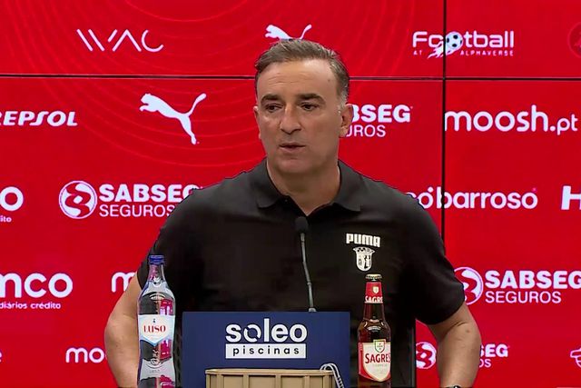 Carvalhal nega que tenha criticado Daniel Sousa