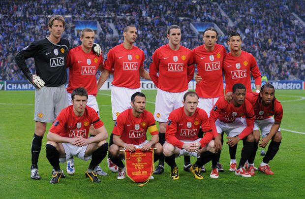 Ronaldo e Berbatov no onze do United em abril de 2009