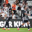 Besiktas temeu o escândalo, mas venceu graças a golo de João Mário