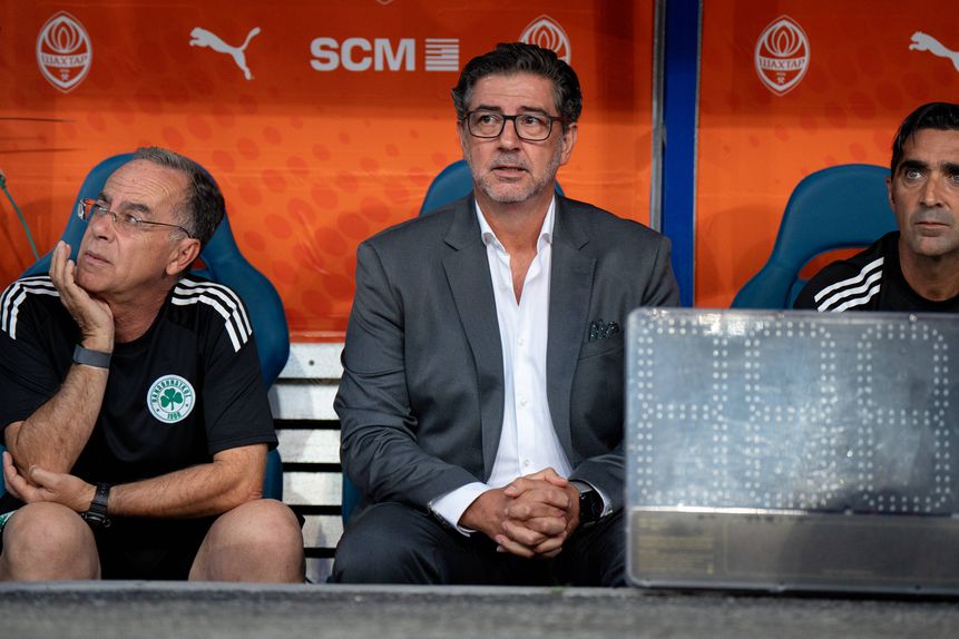 Rui Vitória no banco de suplentes do Panathinaikos no embate frente ao Shakhtar Donetsk  Foto: IMAGO