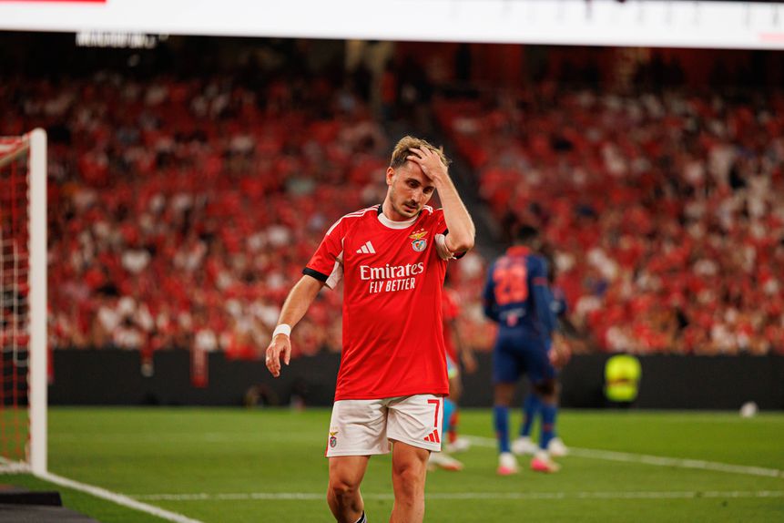 Akturkoglu durante o jogo com o Nice, no Estádio da Luz