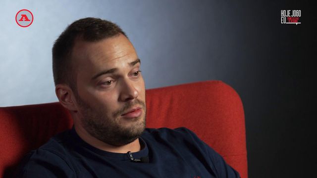 Hoje Jogo Eu: «De três em três meses ia à Travessa da Queimada deixar o meu currículo n' A BOLA»