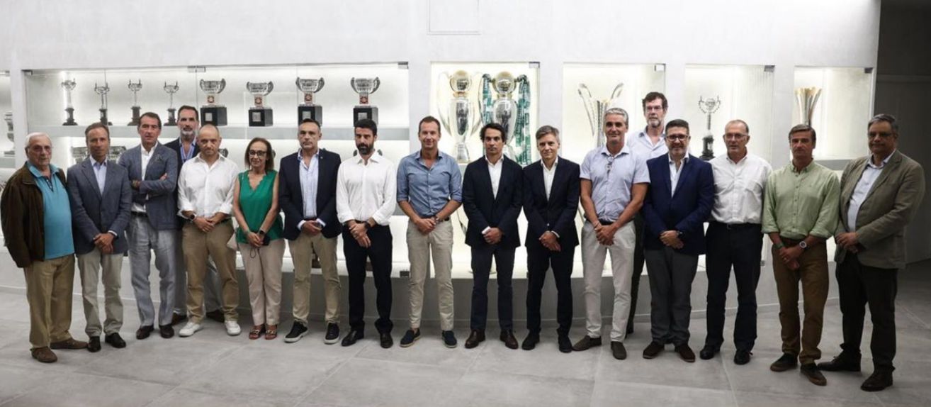 Órgãos sociais do Sporting visitaram o renovado 'Museum Lounge Sporting' (Foto: Sporting CP)