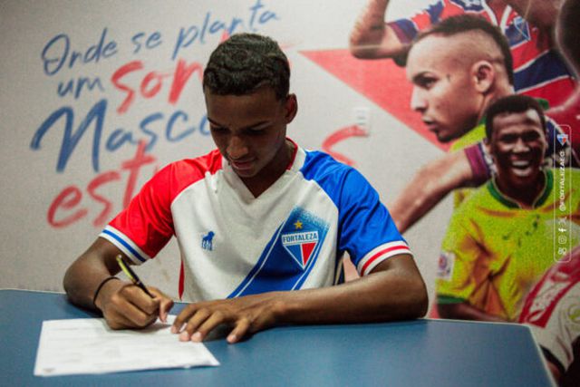 Mercado: reforço brasileiro para o ataque chega esta quinta-feira ao Moreirense