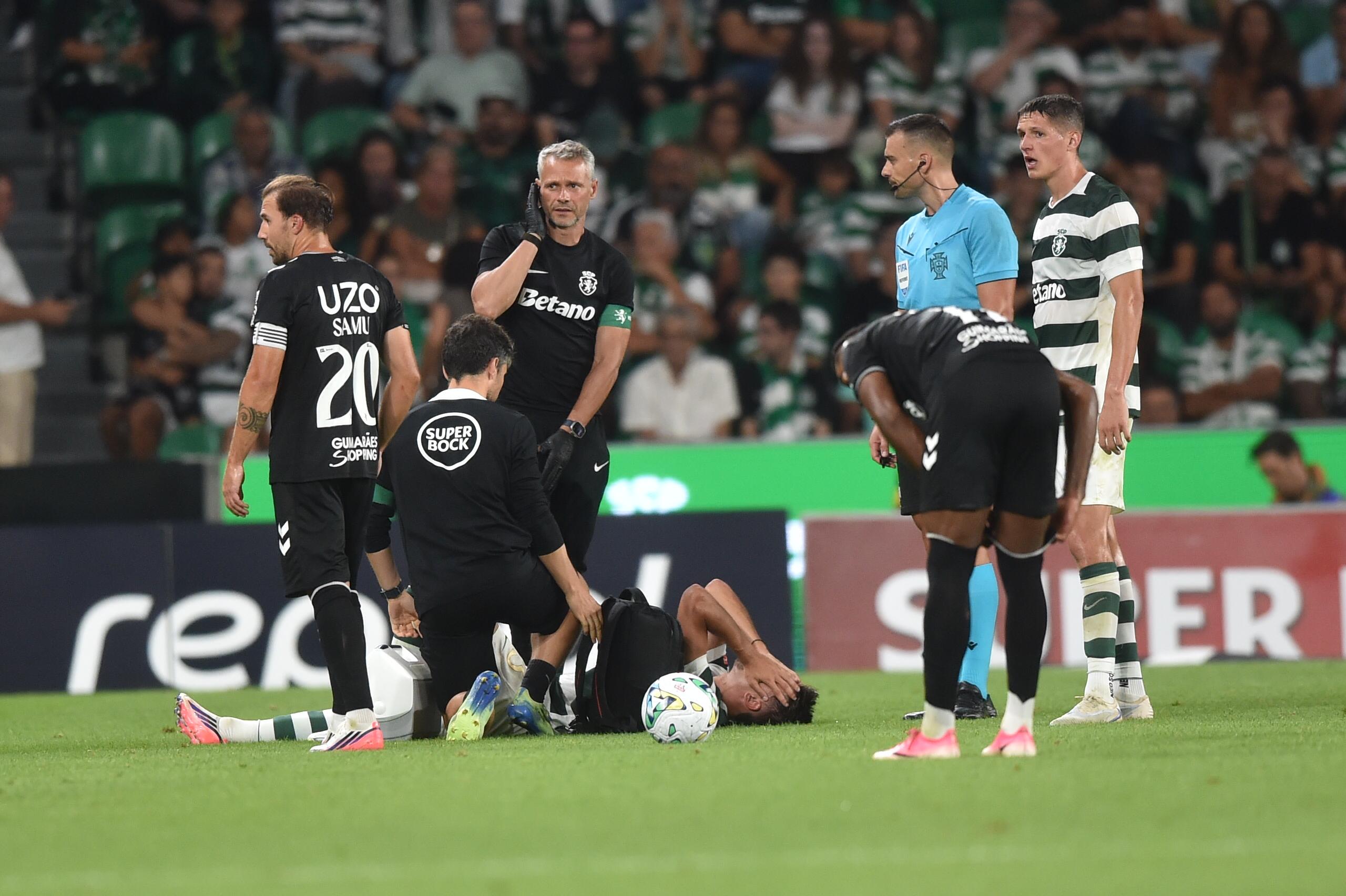 Vagiannidis saiu lesionado no jogo frente ao V. Guimarães - Foto: Miguel Nunes