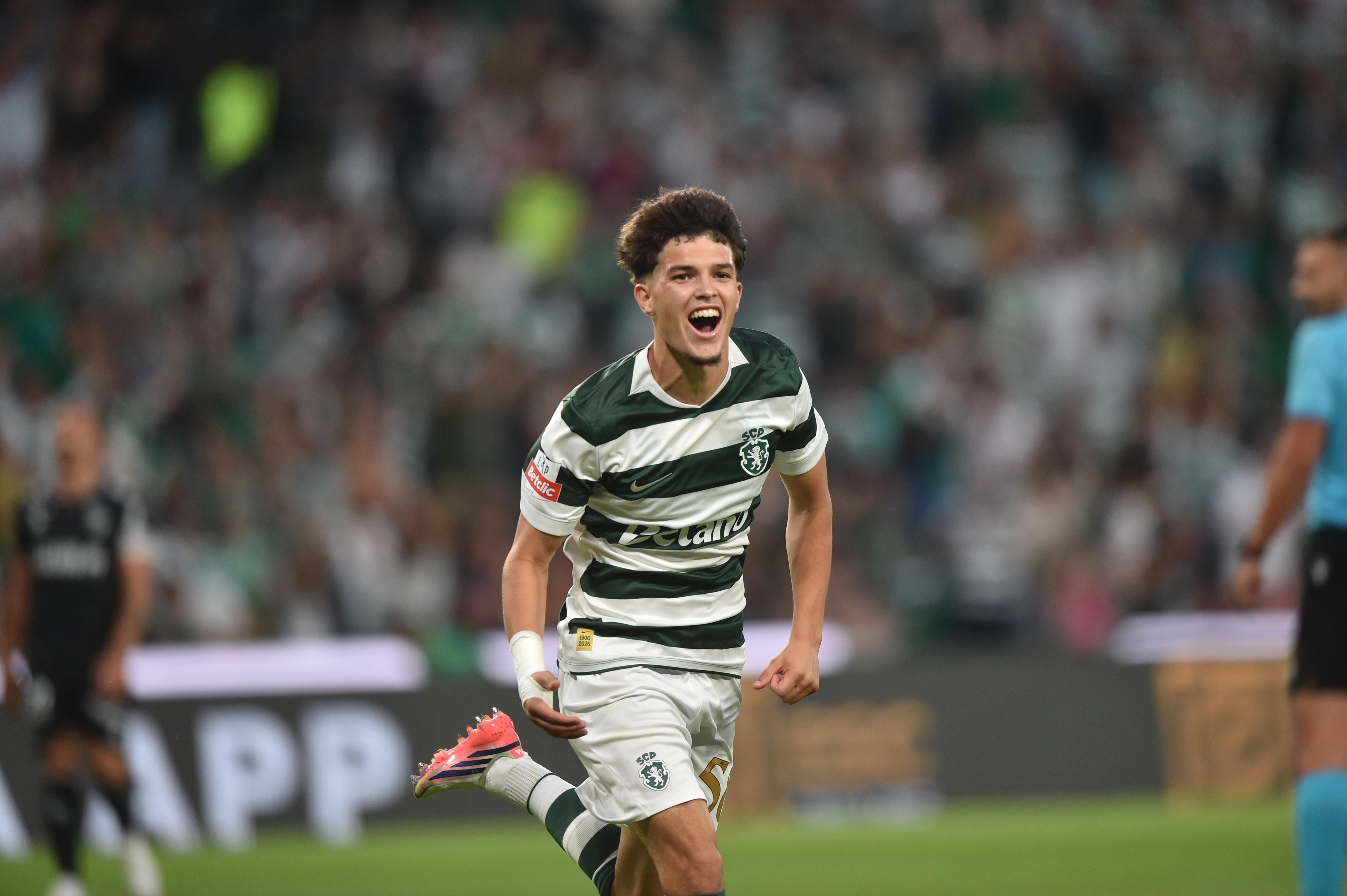 Flávio Gonçalves festeja golo marcado no jogo entre o Sporting e o V. Guimarães - Foto: Miguel Nunes