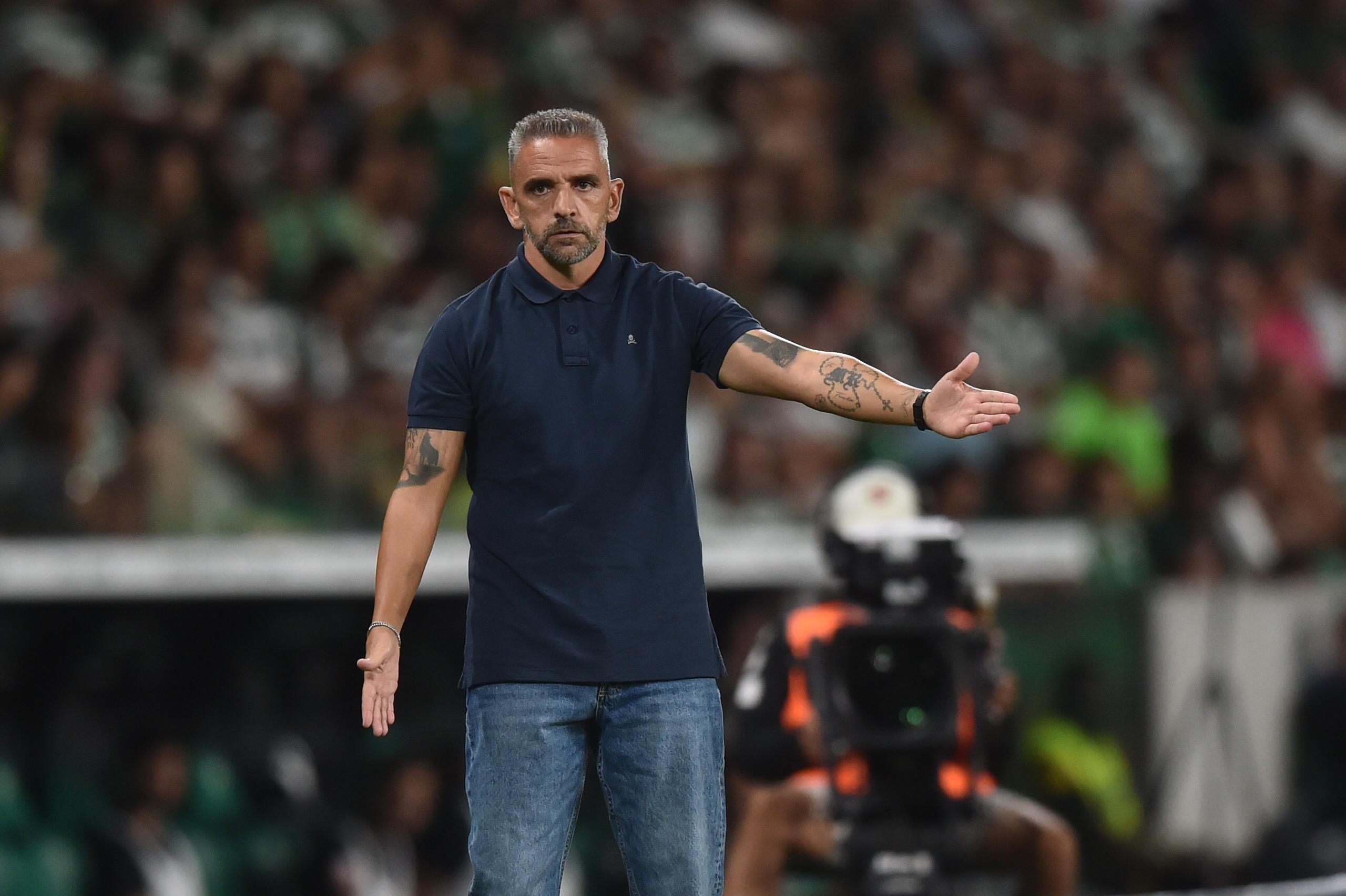 Rui Borges no banco do Sporting no jogo frente ao V. Guimarães - Foto: Miguel Nunes