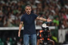 Rui Borges no banco do Sporting no jogo frente ao V. Guimarães - Foto: Miguel Nunes