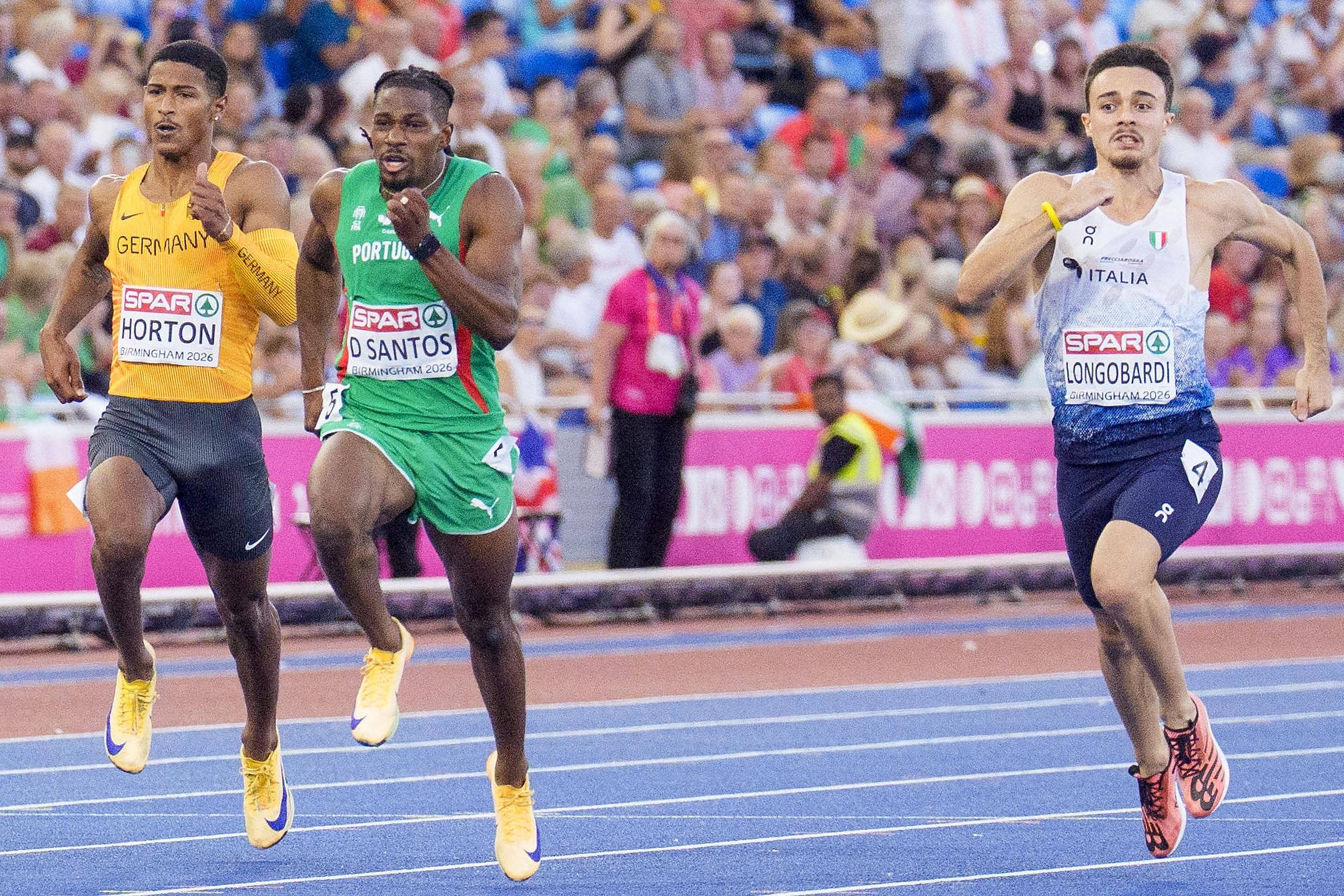 Delvis Santos marcou a rara presença de um português na discussão das medalhas nos 200 metros       Fotografia Imago