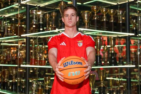 Luke Barrett é reforço do Benfica - Foto: SL BENFICA