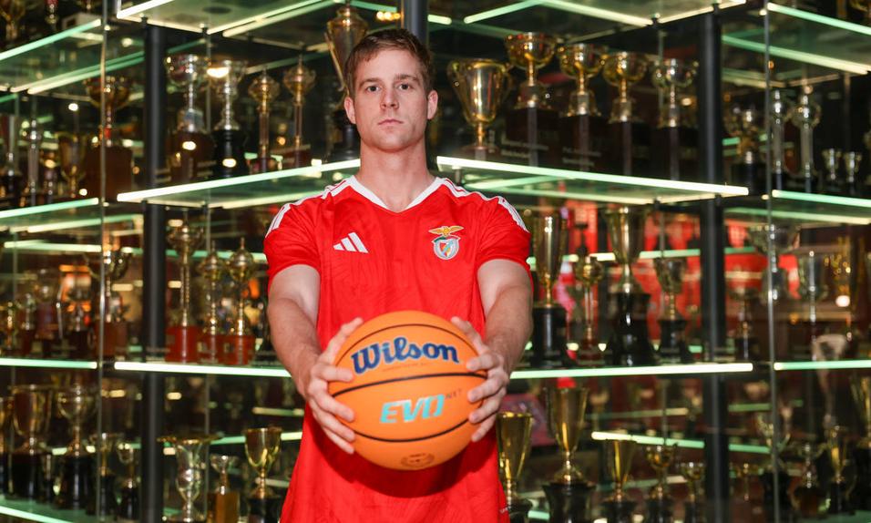 Luke Barrett é reforço do Benfica - Foto: SL BENFICA
