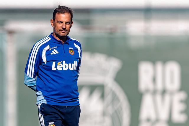 O técnico Sotiris Silaidopoulos - Foto: Rio Ave