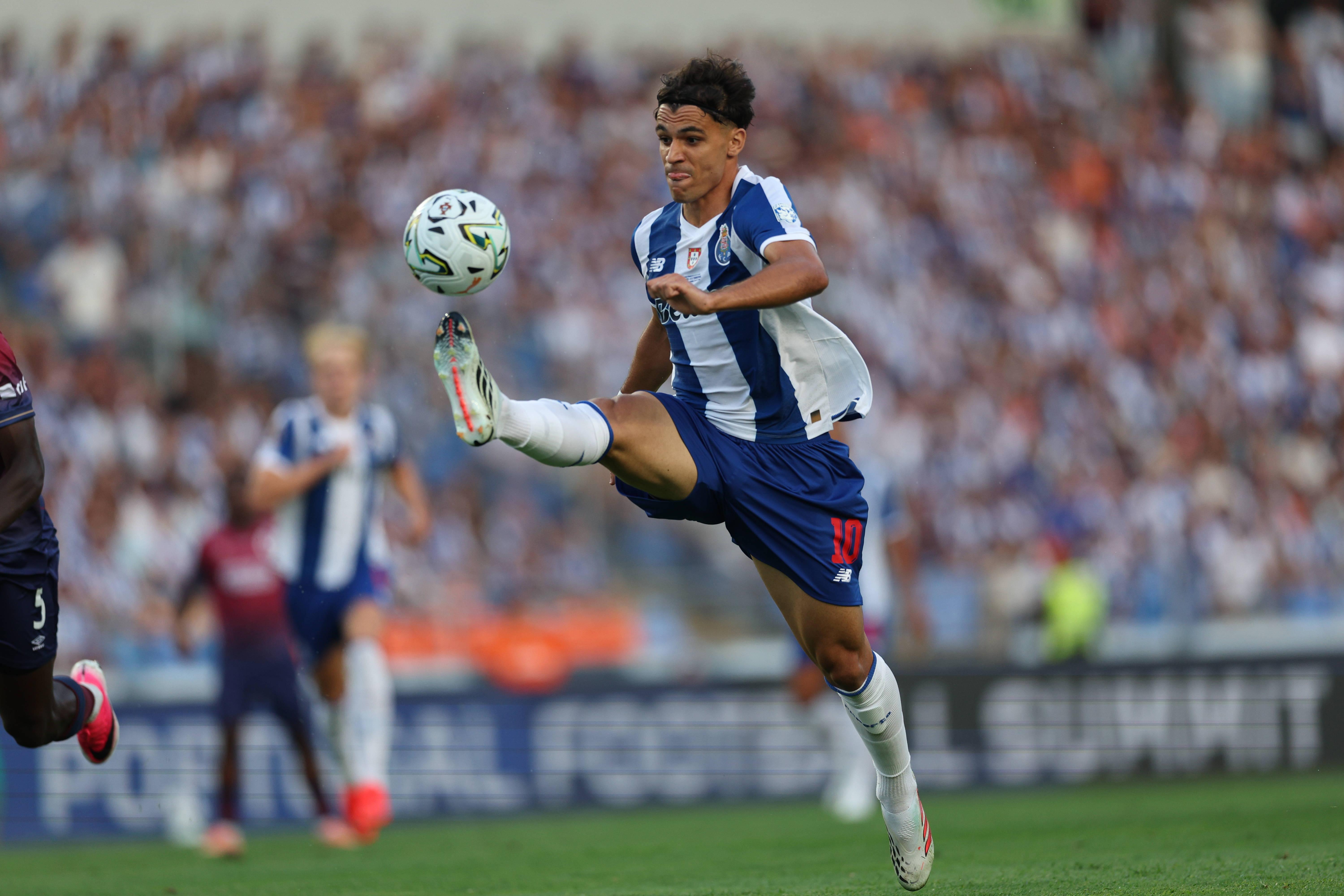 Gabri Veiga tem de ter maior preponderância - Foto: IMAGO
