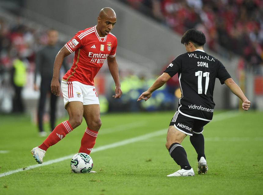 Em 2023, João Mário ainda adiantou a turma de Roger Schmidt, mas Larrazabal fez o empate já perto do final da partida. Foto: Miguel Nunes