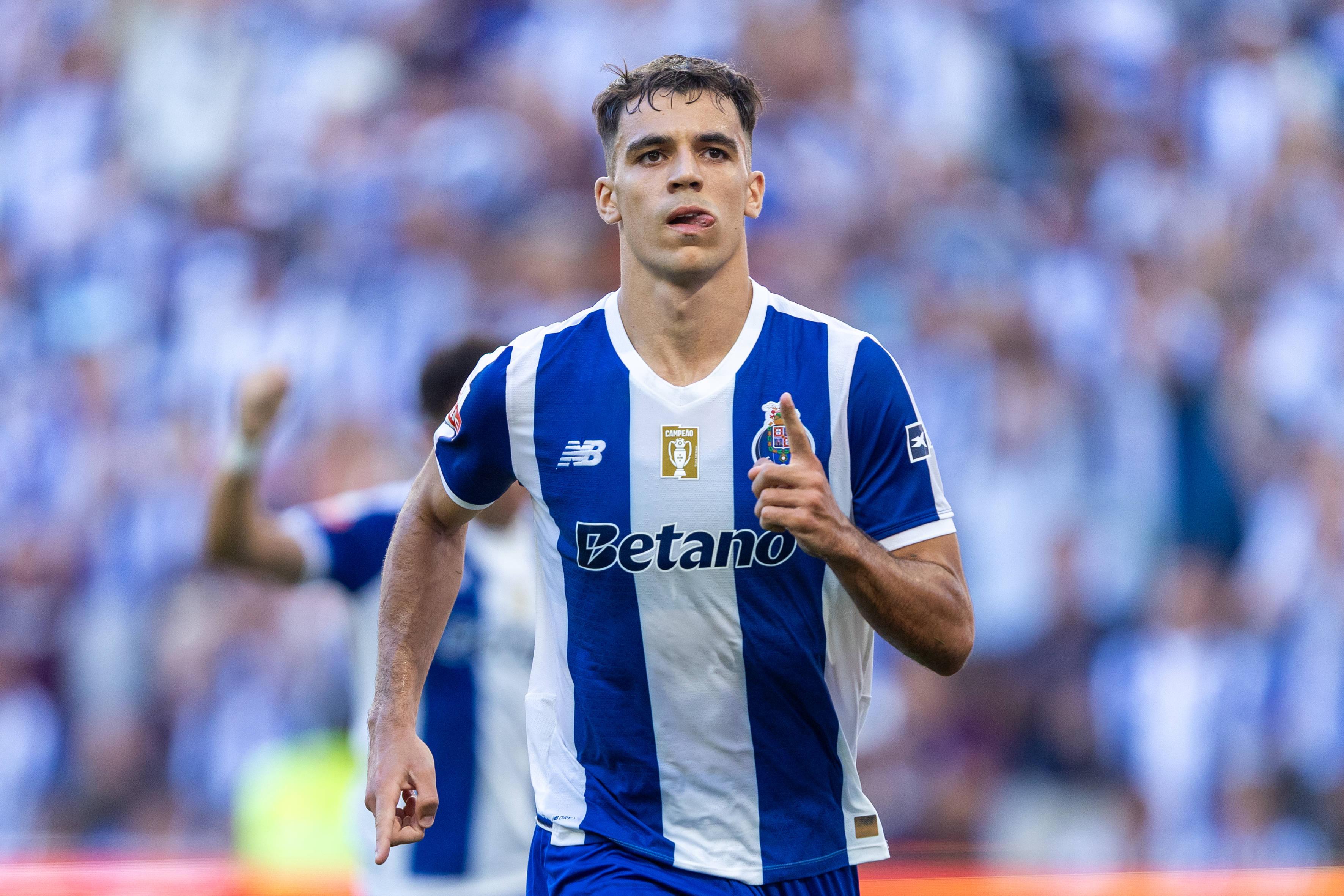 Gabri Veiga no meio-campo