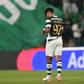 Apesar da vitória do Sporting, Luis Suárez acabou o jogo com o V. Guimarães cabisbaixo, num jogo em que foi assobiado pelos adeptos do Sporting em Alvalade - Foto: Miguel Nunes