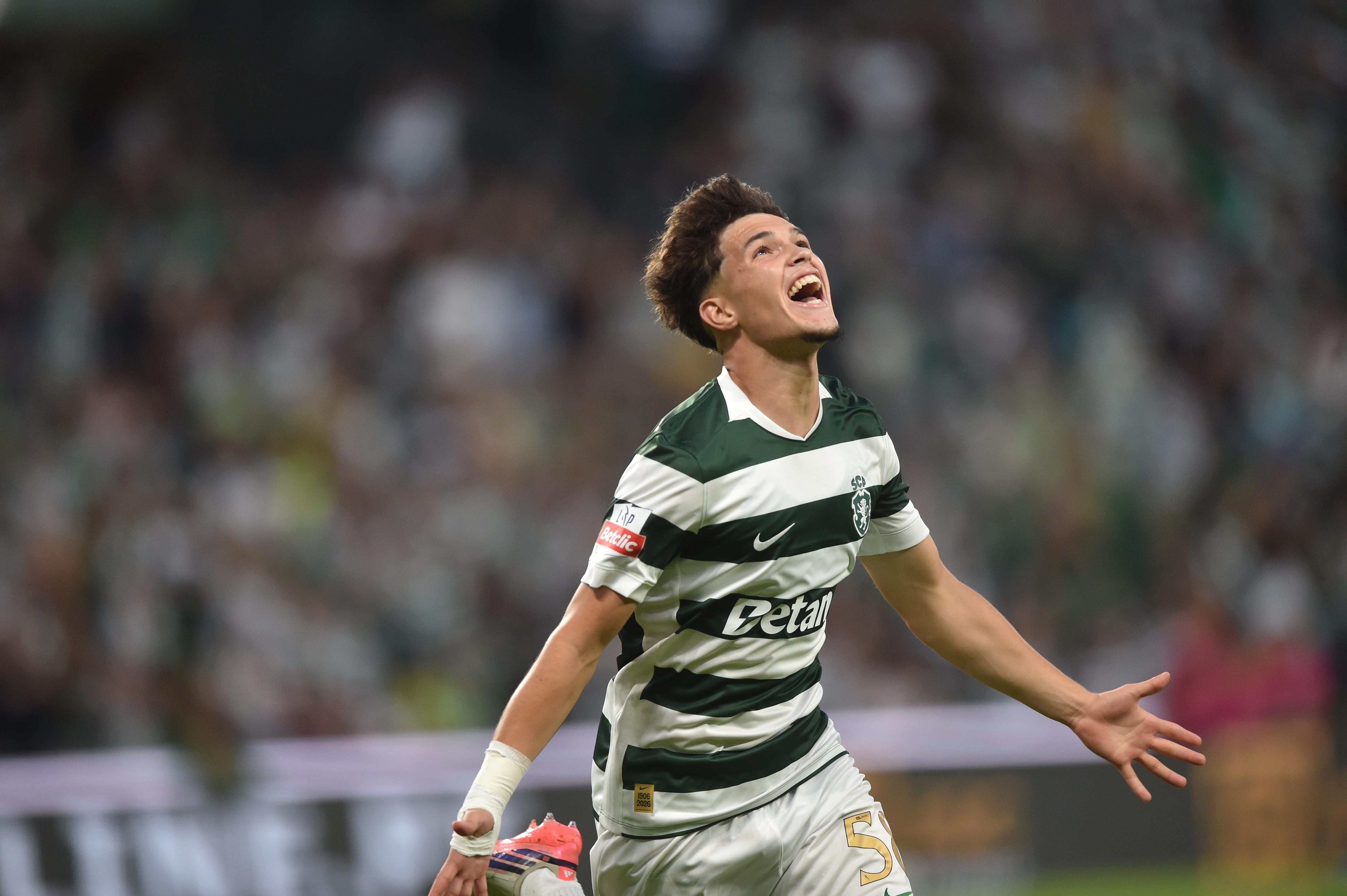 Flávio Gonçalves festeja golo marcado no jogo entre o Sporting e o V. Guimarães - Foto: Miguel Nunes
