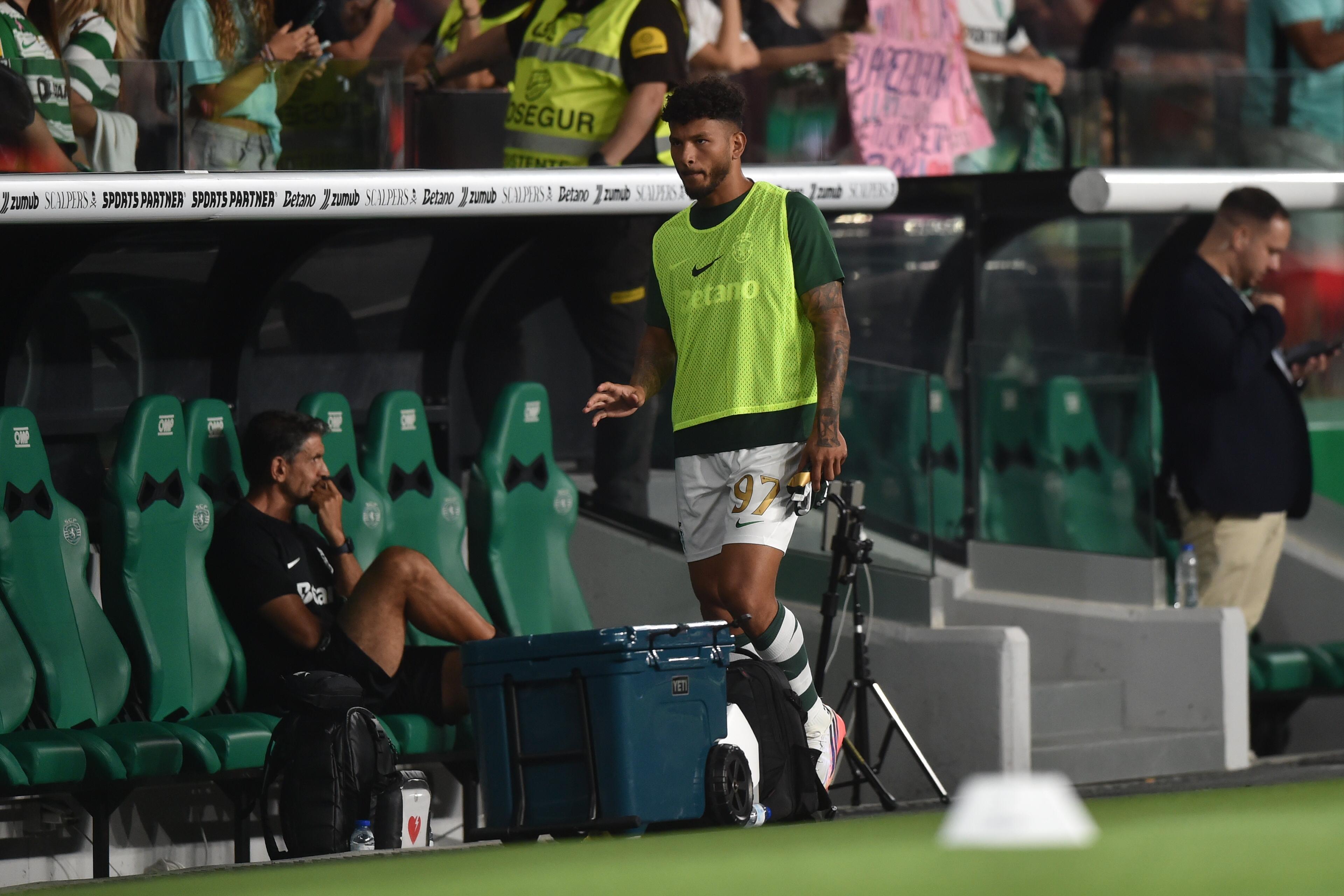 Luis Suárez voltou a começar no banco de suplentes, desta vez na receção ao V. Guimarães - Foto: Miguel Nunes