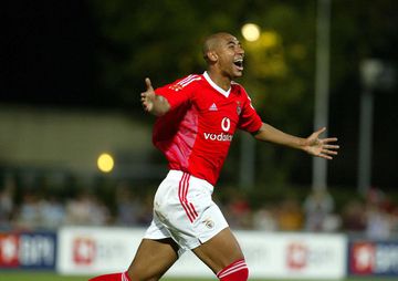 Luisão estreou-se pelo Benfica há 20 anos