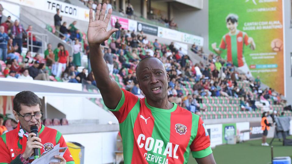 Marítimo: direção aprova venda de 40% da SAD ao antigo avançado Alex Bunbury