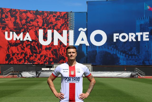 Vitali Lystsov é reforço do UD Leiria