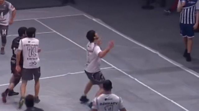 Rússia: uma espécie de luta livre e basquetebol ao mesmo tempo