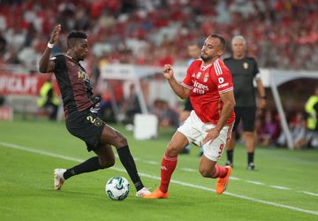 O dado estatístico que 'põe' Arthur Cabral no onze do Benfica em Vizela