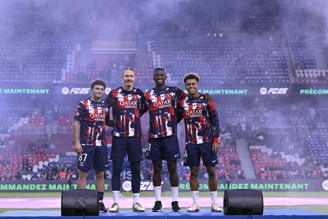 João Neves apresentado aos adeptos do PSG no Parque dos Príncipes