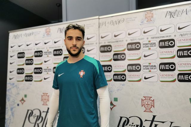 Tomás Paçó com a camisola da Seleção Nacional