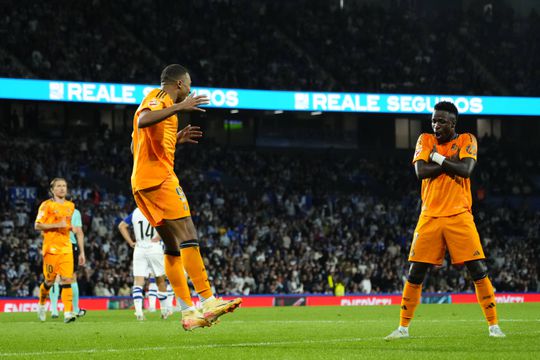 Real Madrid bate Real Sociedad com dois penáltis... e (grande) ajuda dos postes