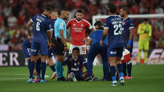 Há falta no primeiro golo do Benfica? A análise de Duarte Gomes