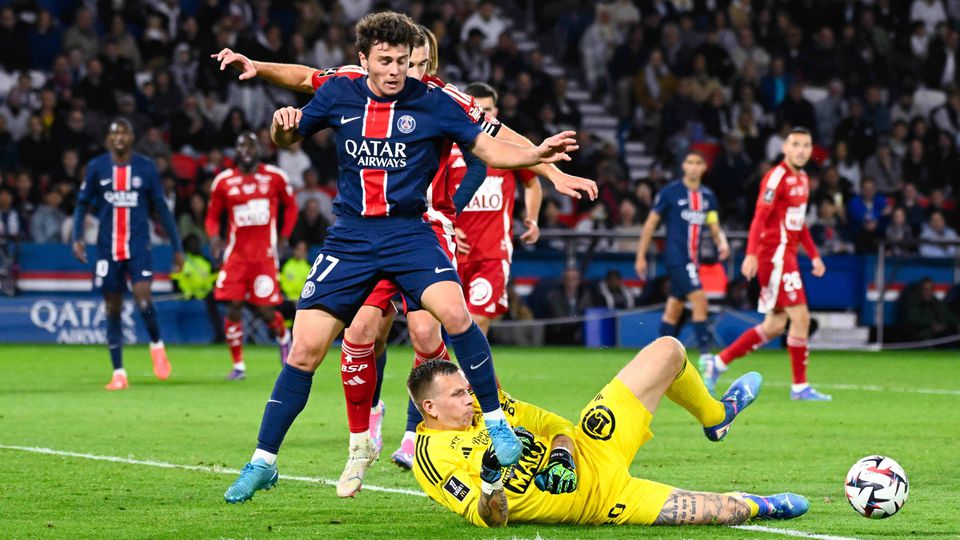 PSG recupera liderança isolada da Ligue 1 com portugueses em destaque