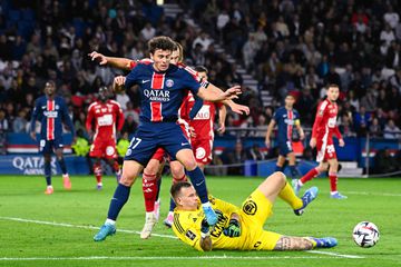 PSG recupera liderança isolada da Ligue 1 com portugueses em destaque