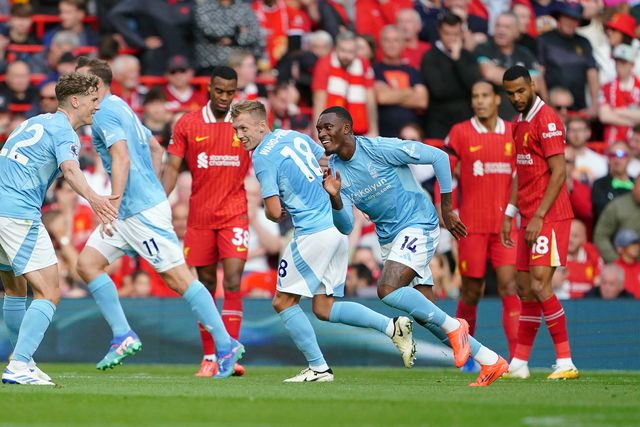 Forest de NES vence Liverpool em Anfield; Man. City dá a volta à boleia de Haaland