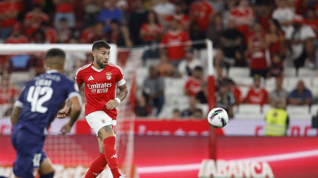 «Em 10 vezes, Otamendi corta aquela bola em 9...»