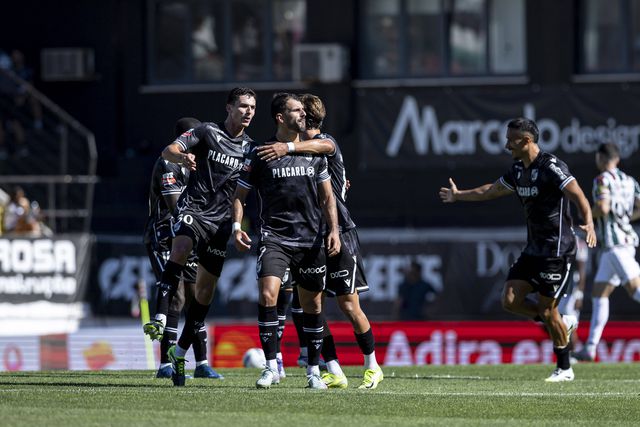 Experiente ponta de lança português, que hoje enverga a braçadeira de capitão, marcou o golo que vai dando vantagem aos conquistadores