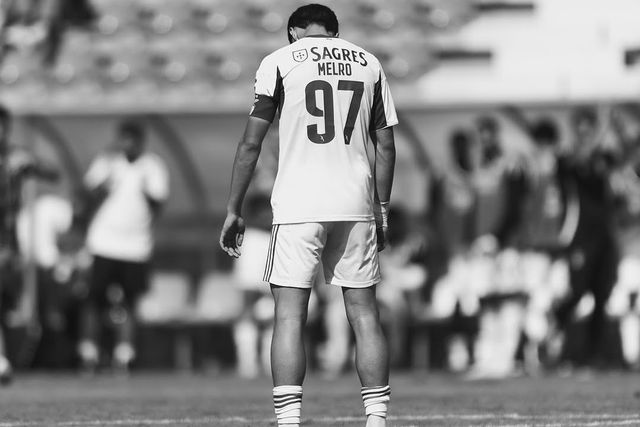 Jogador do Benfica marcou e prestou emotiva homenagem à avó