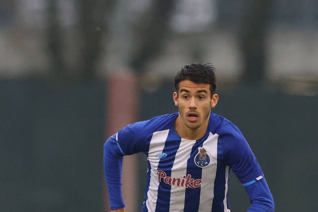 Conheça a solução interna para render Nehuén Pérez no FC Porto